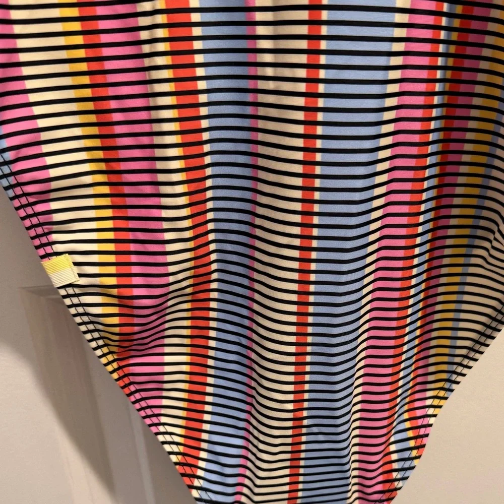 NWT Summersalt One Piece Swimsuit Sz. 6 - Picture 7 of 9